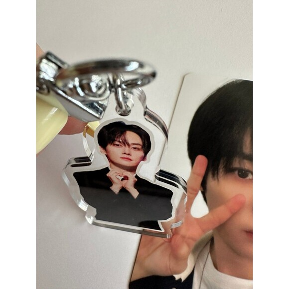 Stray Kids LEE KNOW heart Stay Concert Pic Keychain Accessory Skz Kpop bias idol - Picture 2 of 2